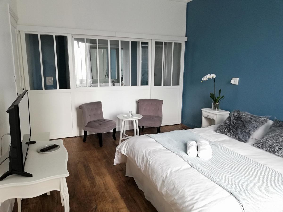 L'Angely - Chambres D'Hotes Niort Zewnętrze zdjęcie