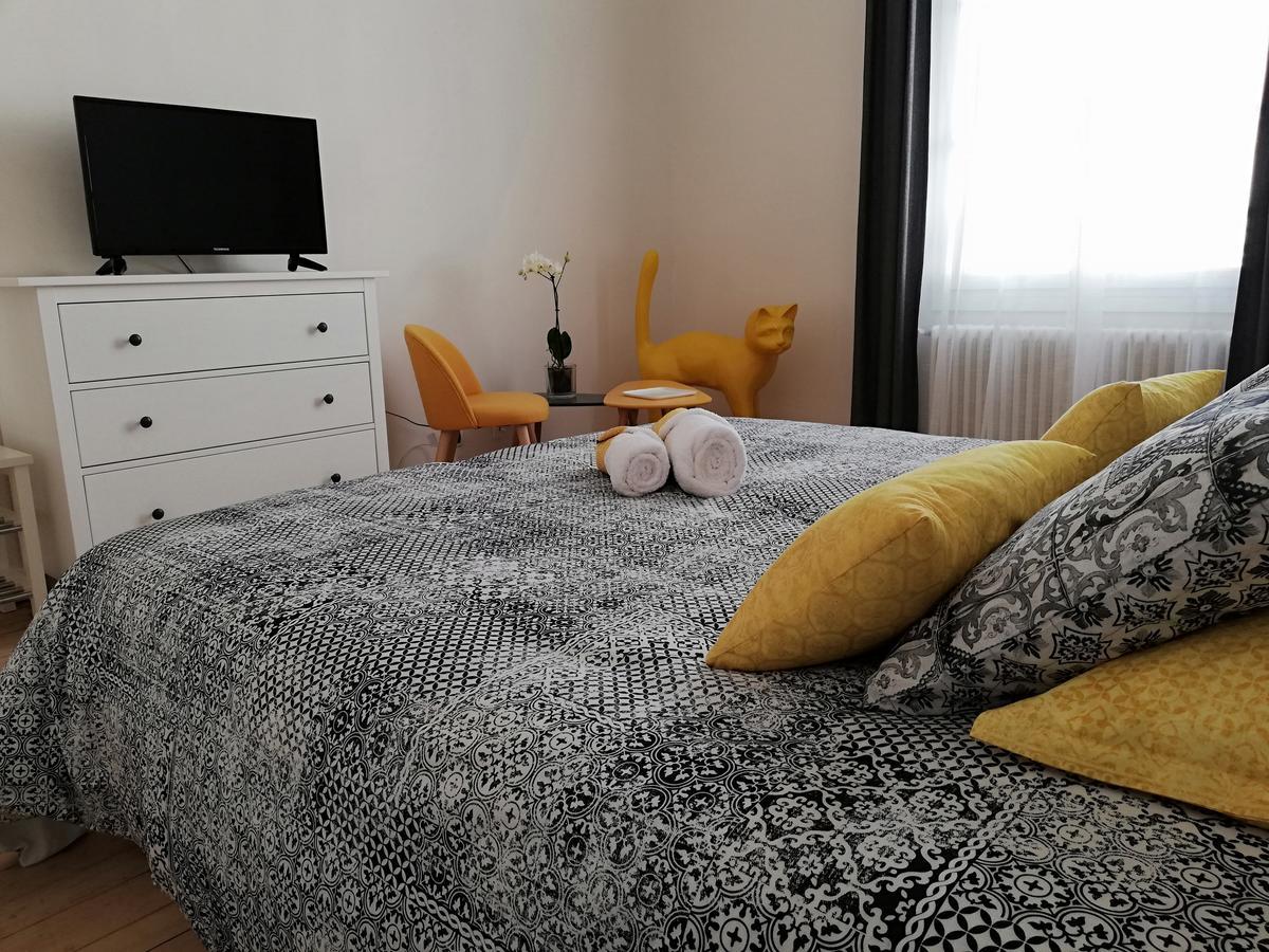 L'Angely - Chambres D'Hotes Niort Zewnętrze zdjęcie