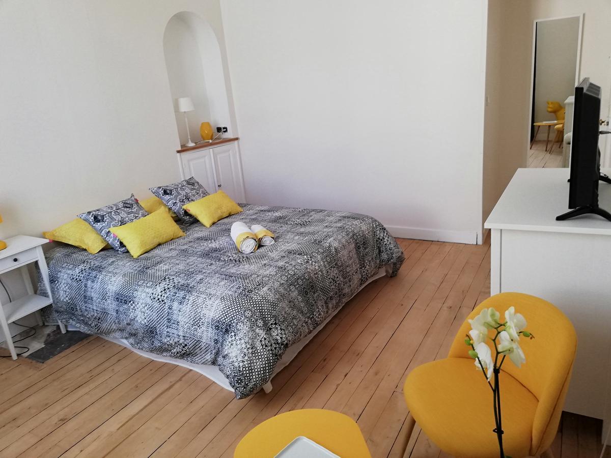 L'Angely - Chambres D'Hotes Niort Zewnętrze zdjęcie