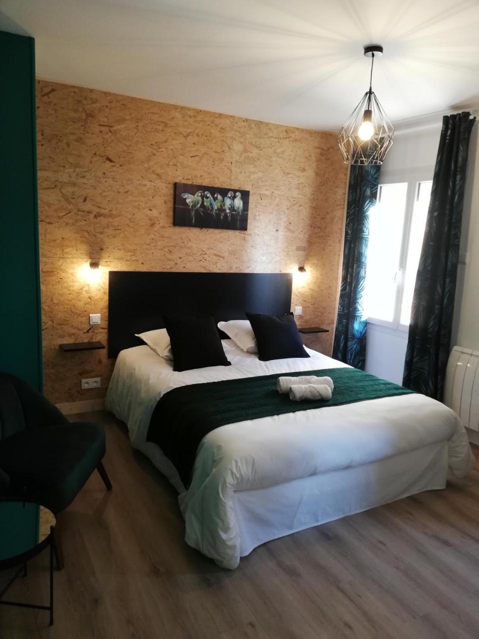 L'Angely - Chambres D'Hotes Niort Zewnętrze zdjęcie
